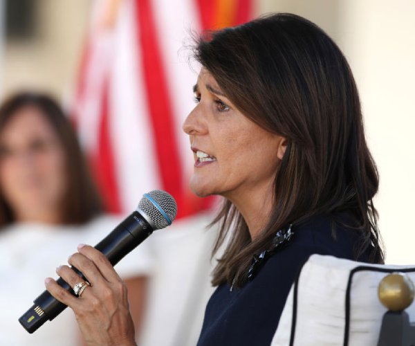 nikki haley speaks at a rally