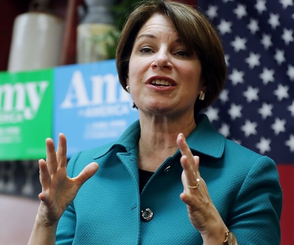 amy klobuchar speaks to voters in Iowa