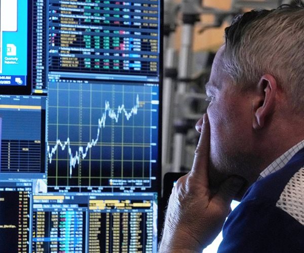 Fed Outlook in Focus as US Stocks Rally Gains Steam