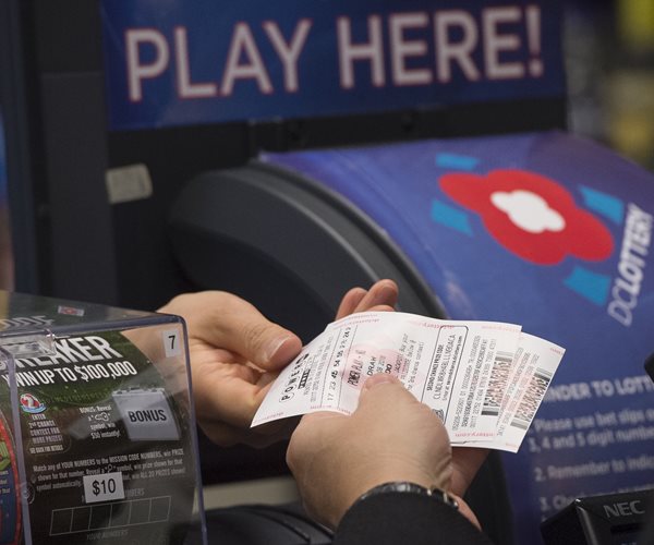Powerball Jackpot Hits Record $900 Million