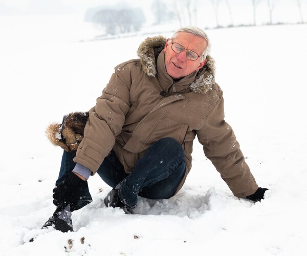 Deaths From Falls Rising Among Seniors: CDC