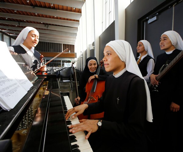 Peruvian Nuns' Rock Band Headlines California Festival