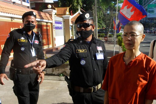 Cambodia Activist Briefly Detained after Protest in Shackles