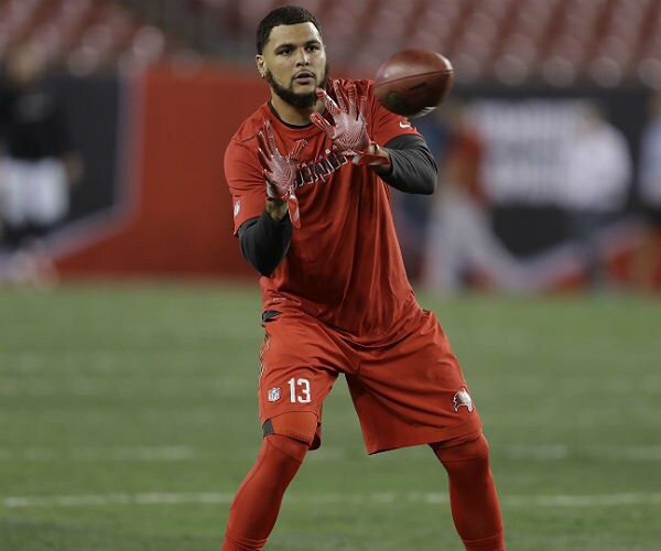 Tampa Bay Buccaneers Player Sits Out Anthem to Protest Trump