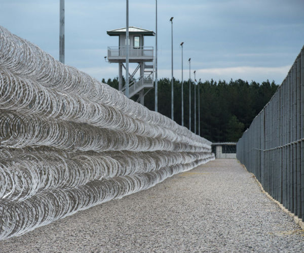 7 Inmates Dead, 17 Injured in South Carolina Prison Fighting