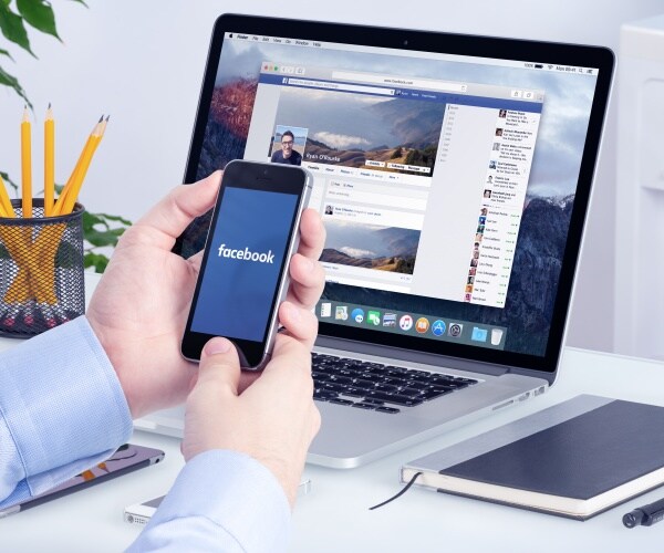 Facebook Employees Barred From Using Political Images on Internal Profiles