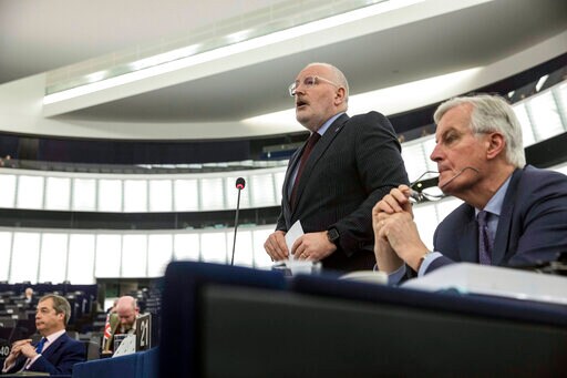 EU Official Floats 2-stage Delay to Brexit