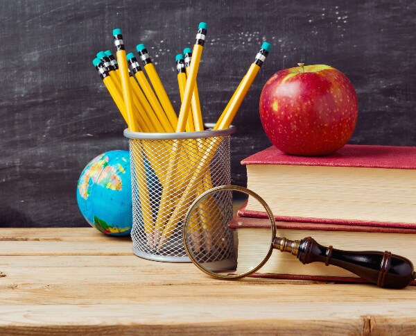 French Teachers to Strike Over "Chaotic" COVID-19 Strategy for Schools