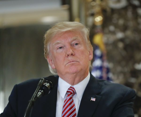 Trump Demands Fed Help on Economy, Complains About Interest Rate Rises