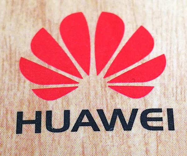the huawei technologies company logo