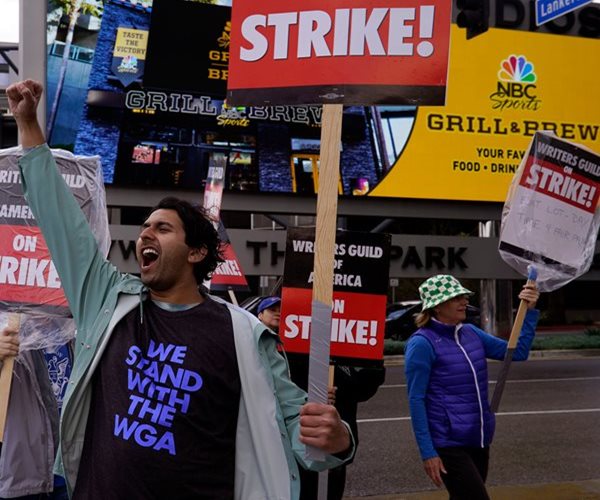 Hollywood Expects Strike to Drag on Through Summer