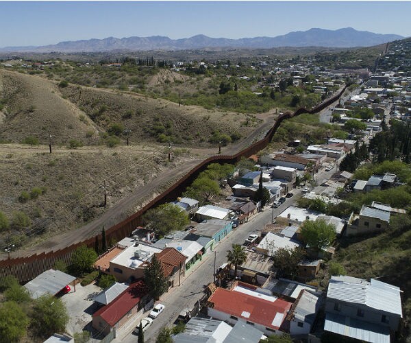 Arrests at U.S.-Mexico Border Projected to Drop in June