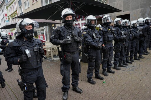 Riot Police in Germany Intervene to Stem Fan Clashes before Serbia-England Match at Euro 2024
