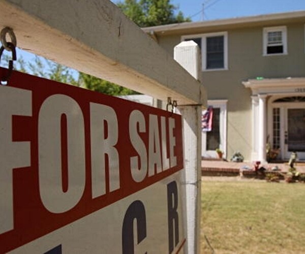 Reuters Poll: Home Prices to Rise at a Strong Pace Amid Tight Supply
