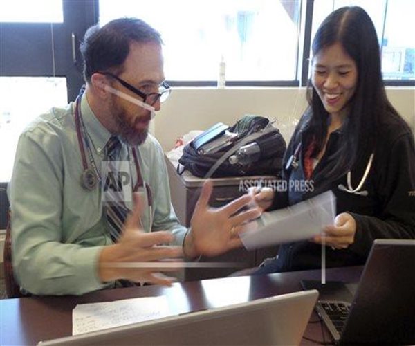 US Doc Cured of Ebola Continues His Work in Liberia