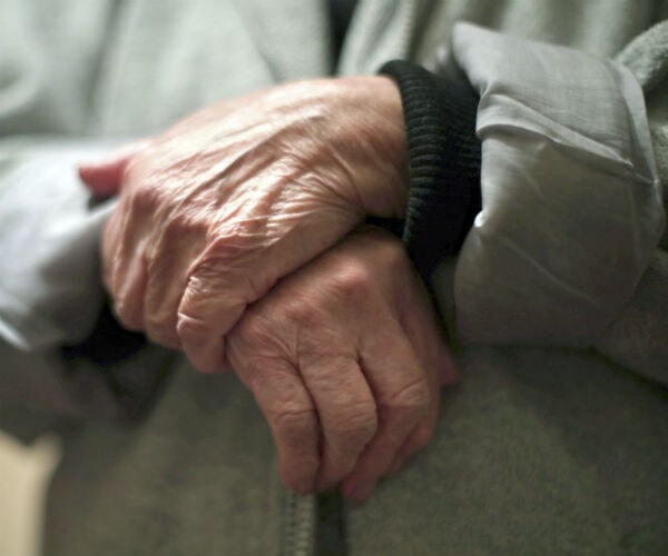 Study: Statins No Help for Healthy Seniors