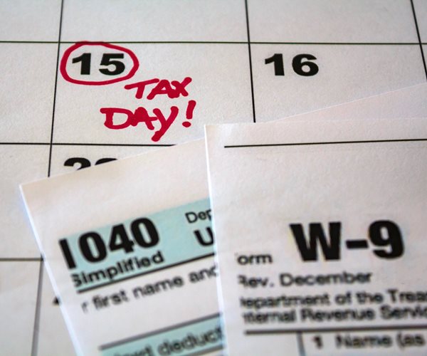 Trump Touts Tax Cuts in Minnesota Tax Day Visit