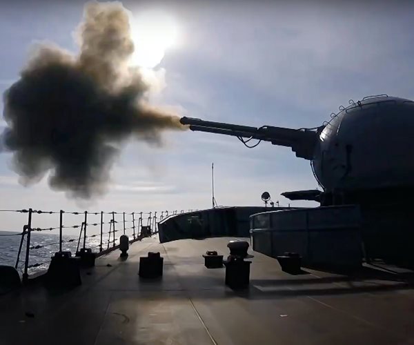 Ukrainian Rebels Evacuate Civilians to Russia Amid Crisis