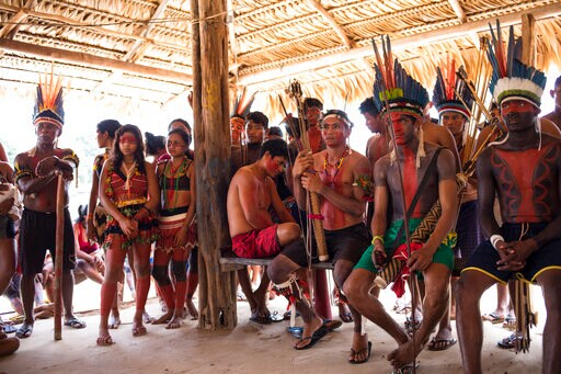 In the Amazon, Indigenous Debate How to Save Their Lands