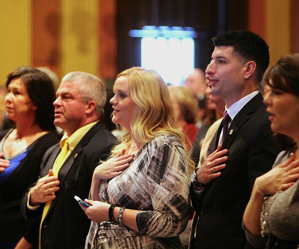 Mayor Resigns After Getting Threats Over Plan to Stop Prayer