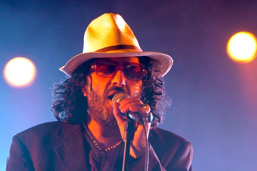 Singer Rachid Taha, Who Fused Arabic Music and Rock, Dies
