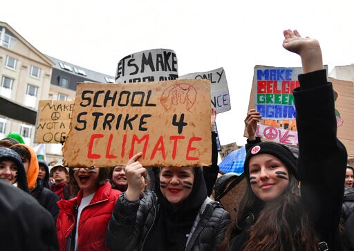 Thousands Skip School again to Go to Belgium Climate Protest