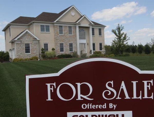 US Banking Regulator Wins Revival of Mortgage Bond Lawsuits