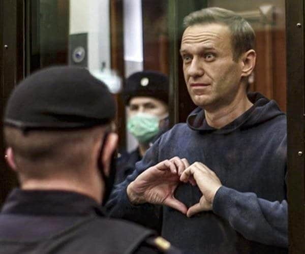 Russians Embrace Hope amid Despair as Alexei Navalny Says His Final Goodbye