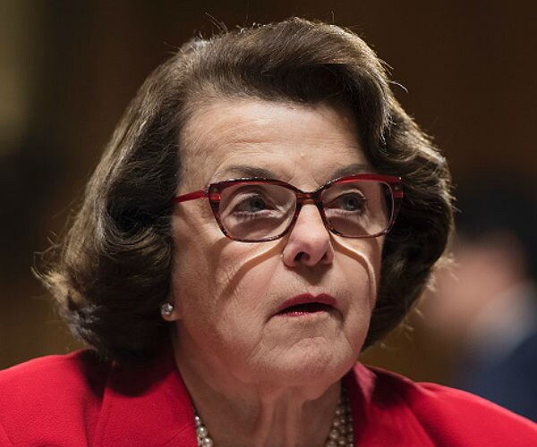 Feinstein: Special Prosecutor Needed on Russia Despite Recusal