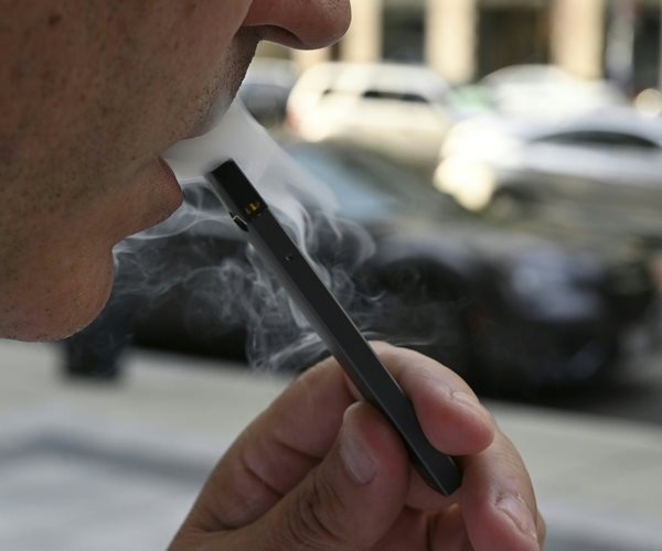 US Officials Identify 'Strong Culprit' in Vaping Illnesses