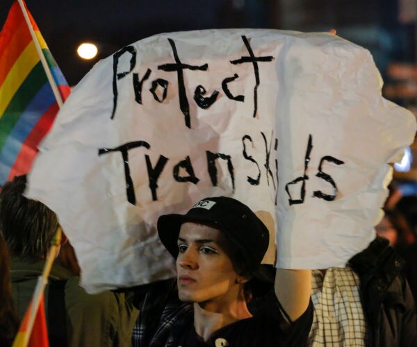 First Specialized Transgender Care Clinic Opens in Texas