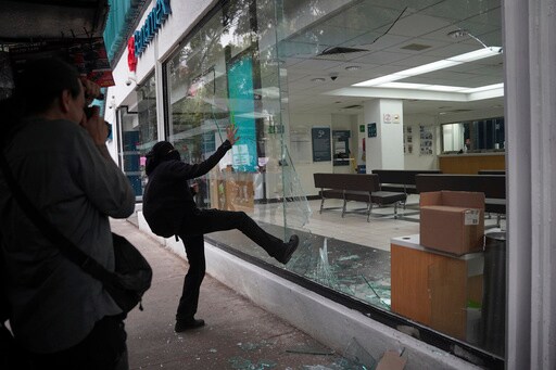 Mexico City Plans to Tackle Gentrification after Protests against Mass Tourism