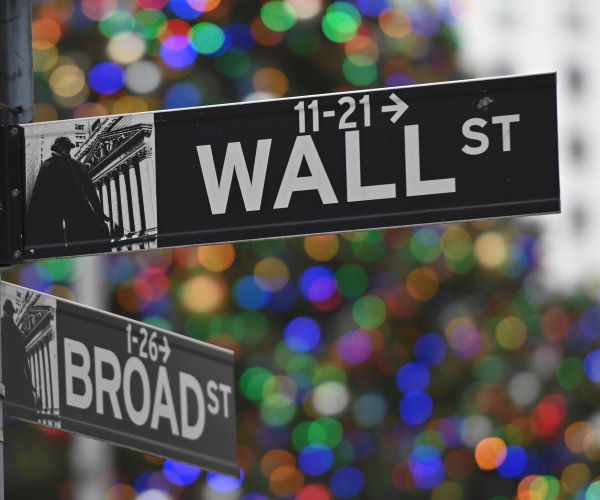 Wall Street Closes Modestly Lower After Jobs Report