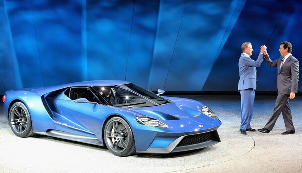 New Ford GT Supercar Makes Its Debut at Detroit Auto Show  http://ift.tt/1Ceujo8