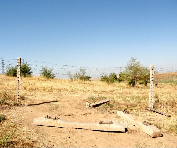 Hillary's 'Open Borders' Closes Jobs to Citizens  