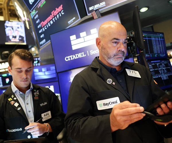 Stocks Slip Again on Walmart Earnings Miss