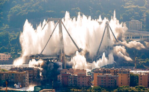 Remaining Parts of Collapsed Italian Bridge Are Demolished