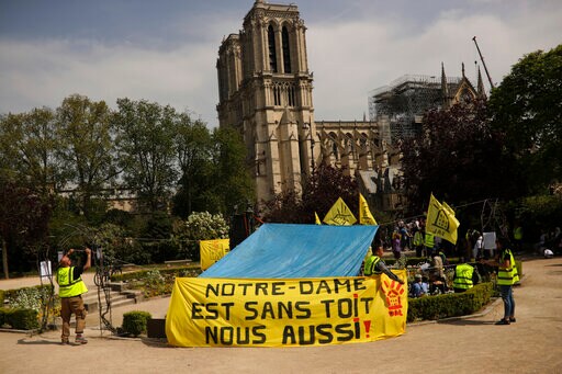 Homeless Activists outside Notre Dame Demand "a Roof Too"