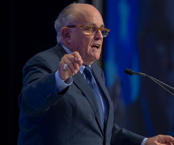 Rudy Giuliani Bashes Chicago's Rahm Emanuel, Backs Garry McCarthy