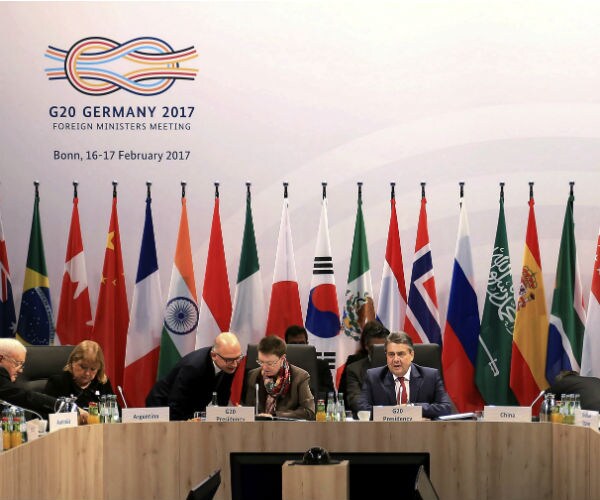 G-20 Drops Anti-Protectionist Pledge as Price of US Assent 