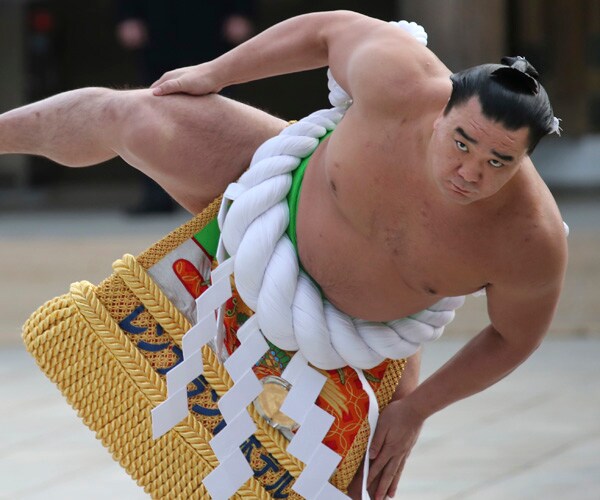 Harumafuji: Sumo Wrestler Sorry for Hitting Competitor With Bottle