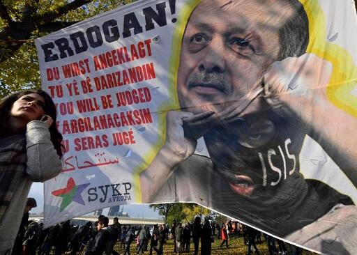 20,000 Anti-Turkish Govt Protesters Demonstrate in Cologne