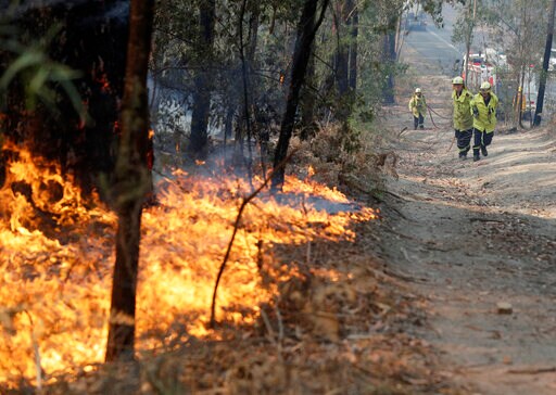 Australia Bracing for Worst as Wind, Warmth Fan Raging Fires