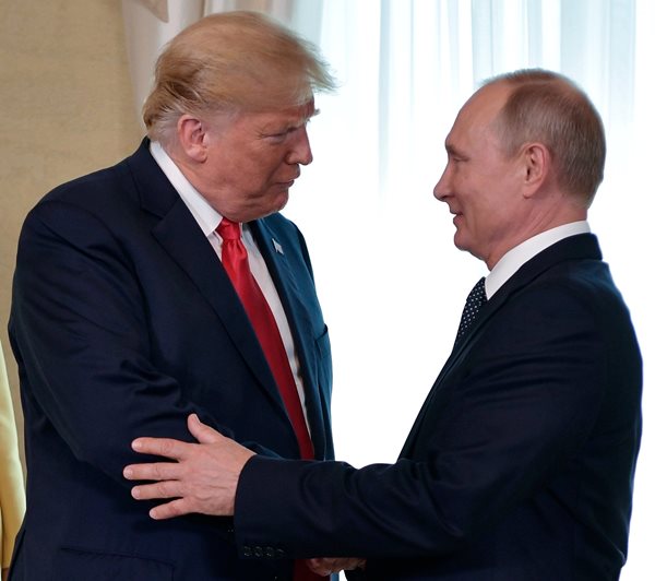 Wall Street Lower With Trump-Putin Call in Focus