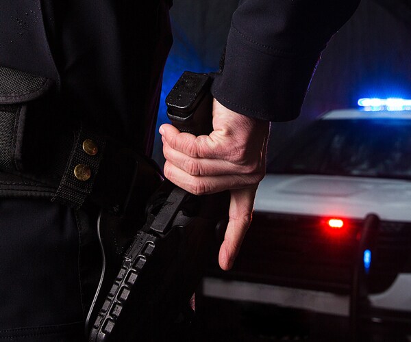 El Paso Officer Pulls Gun on Children, Others Cursing at Him