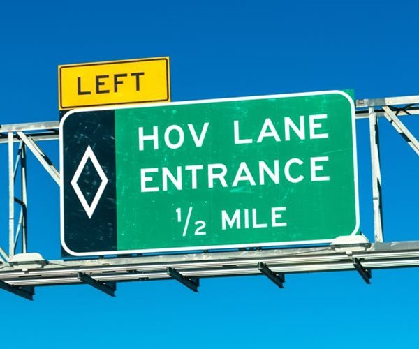 US Ending EV Carpool Lane Access Program