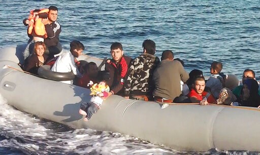 Police: 305 Syrian Migrants Reach Cyprus on 2 Boats