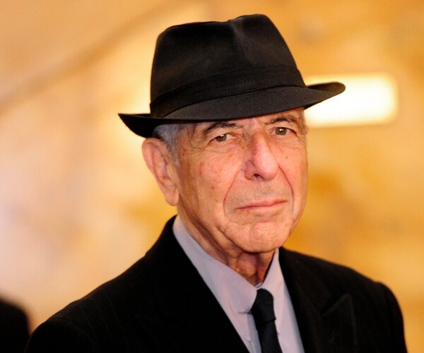 Singer-Songwriter Leonard Cohen Dies at 82