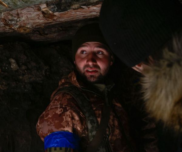 Ukrainian Army, Militias Seek Basic Equipment Via Internet