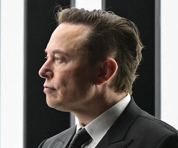 Judge Lets Musk Include Whistleblower in Twitter Lawsuit